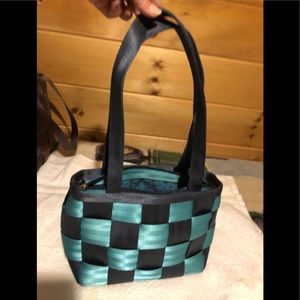 Harveys seatbelt bag